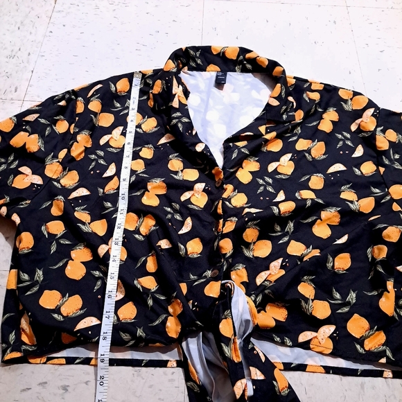 Cider | Black and yellow lemon pattern Women's cropped tie Top - Picture 9 of 10